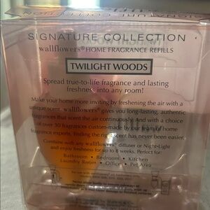 Bath & Body Works Twilight WoodsWallflower Refills - Black and Gold 1 Bulb